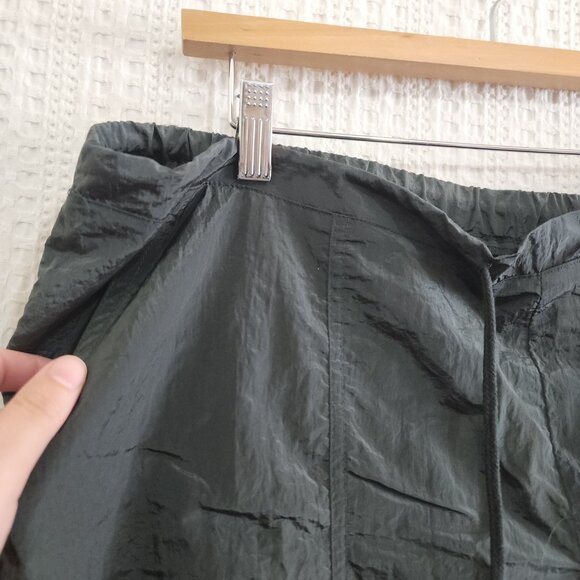 Wild Fable Women's Mid-Rise Wide Leg Parachute Pants Dark Green Size X-Large - Picture 6 of 12